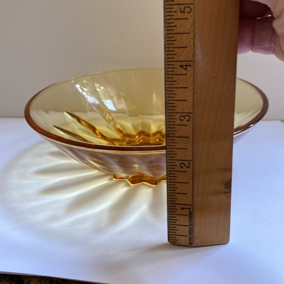 Vintage Amber bowl. - Picture 2 of 8